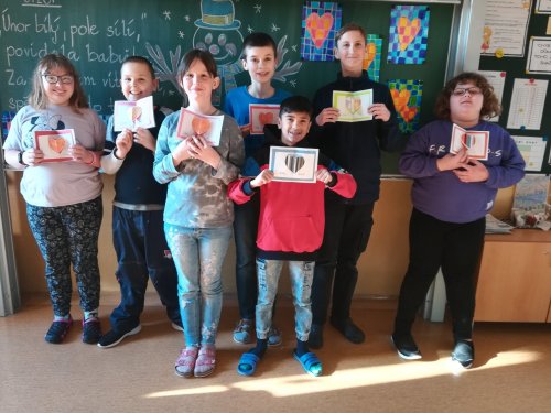 Žáci 4.,5.,6., a 7. ročníku vyráběli přáníčka