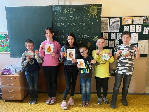 Velikonoční a jarní tvoření žáků IV. třídy v hodinách výtvarné výchovy.