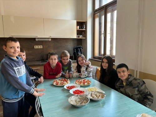 Pracovní výchova na přání žáků 3. a 5. třídy opět v kuchyňce