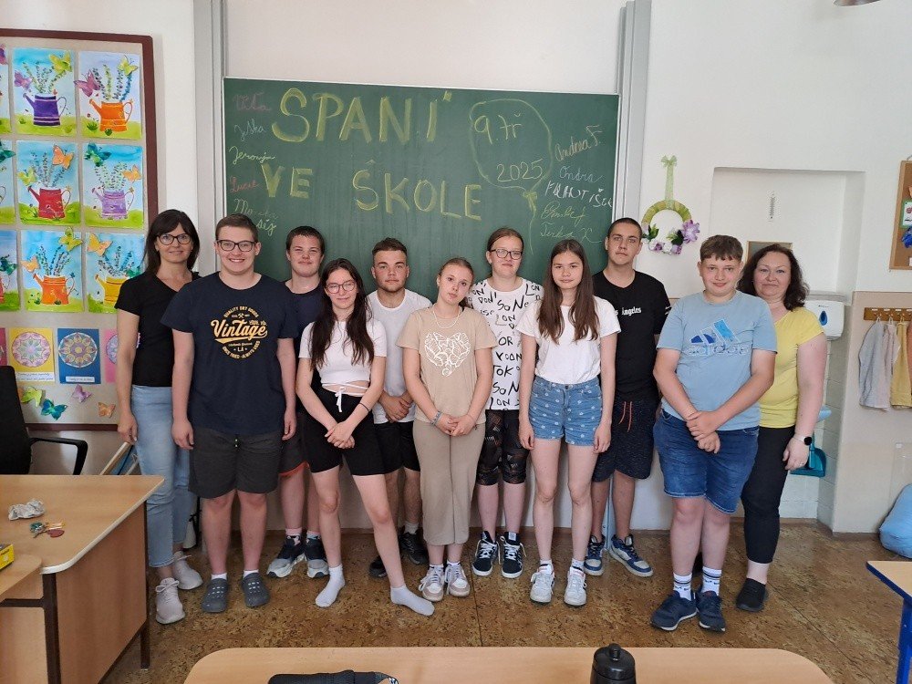 Spaní ve škole