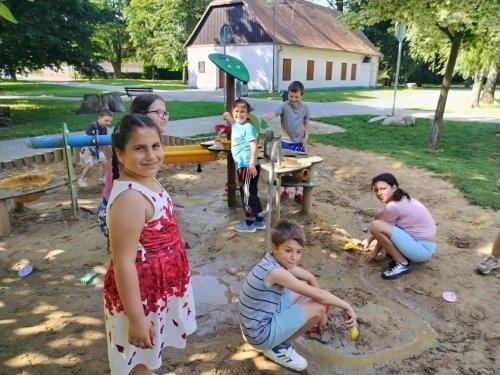 Hodina tělesné výchovy v přírodě - I. a II. třída