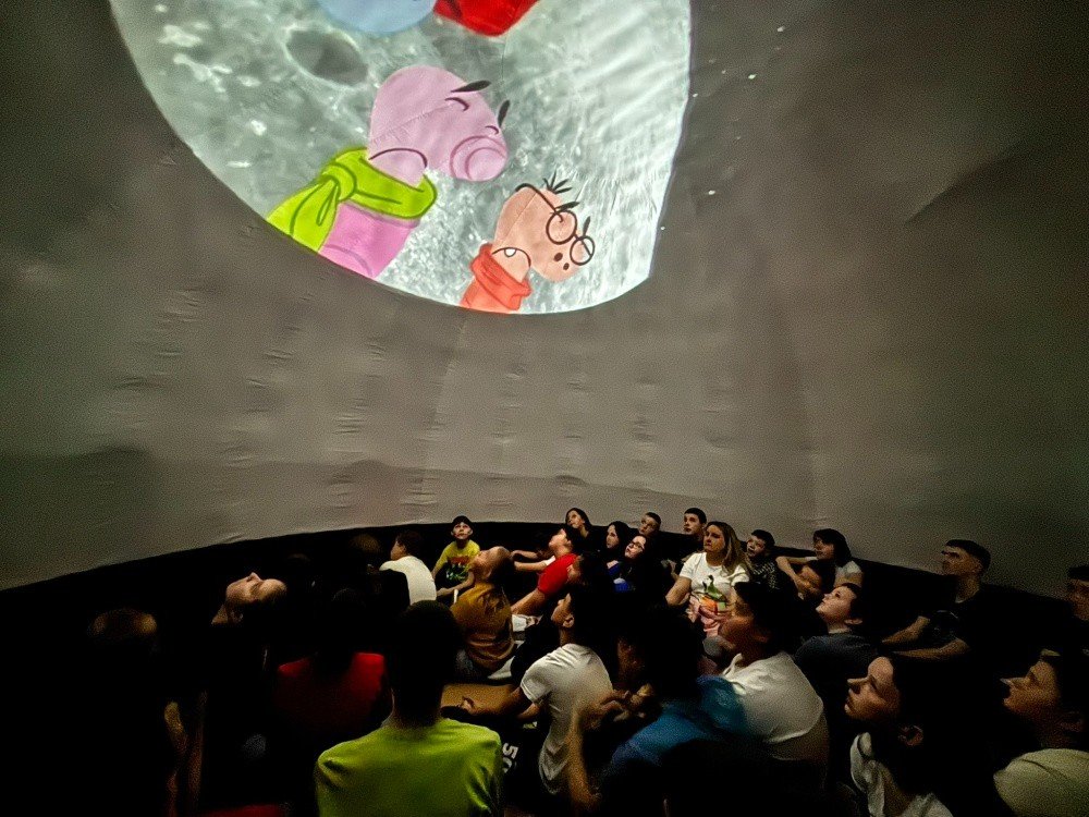 Vesmírné dobrodružství ve škole: Oslavili jsme Den kosmonautiky!